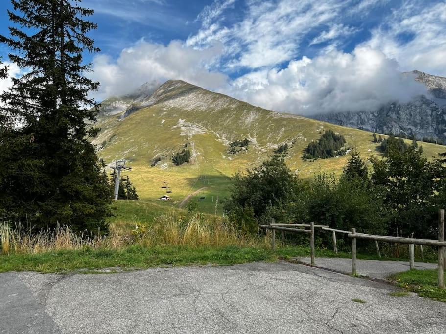 Appartement La Clusaz Avec Terrasse Sur Les Pistes De Ski Manigod Zewnętrze zdjęcie