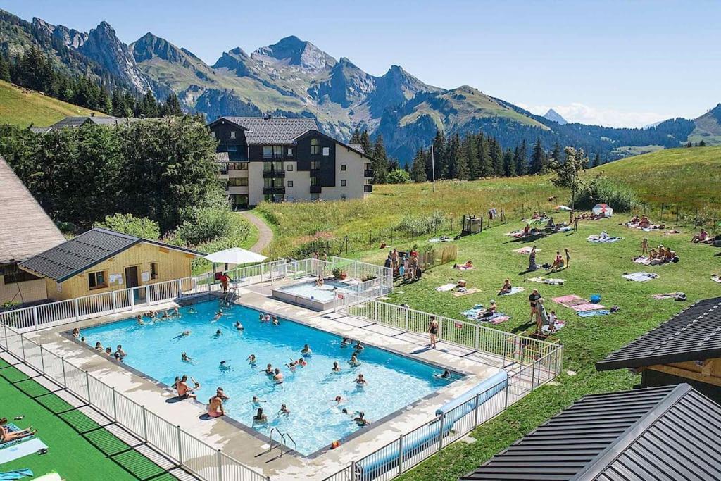 Appartement La Clusaz Avec Terrasse Sur Les Pistes De Ski Manigod Zewnętrze zdjęcie